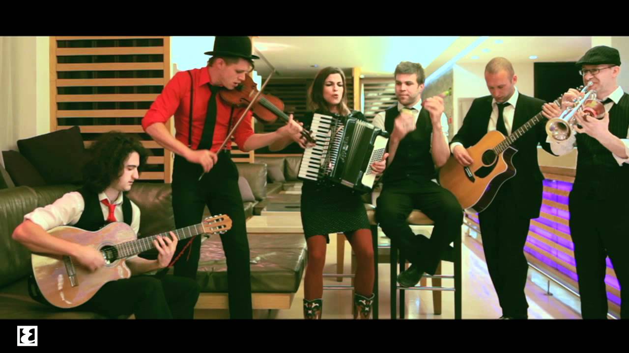 Natalia Tena (Harry Potter, Juego de Tronos) y su banda Molotov Jukebox