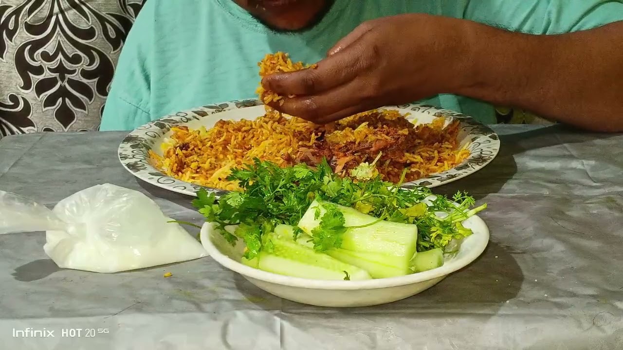 EATING SPICY HYDERABADI CHICKEN BIRYANI KIRA DHANIYA PATTA #viral 