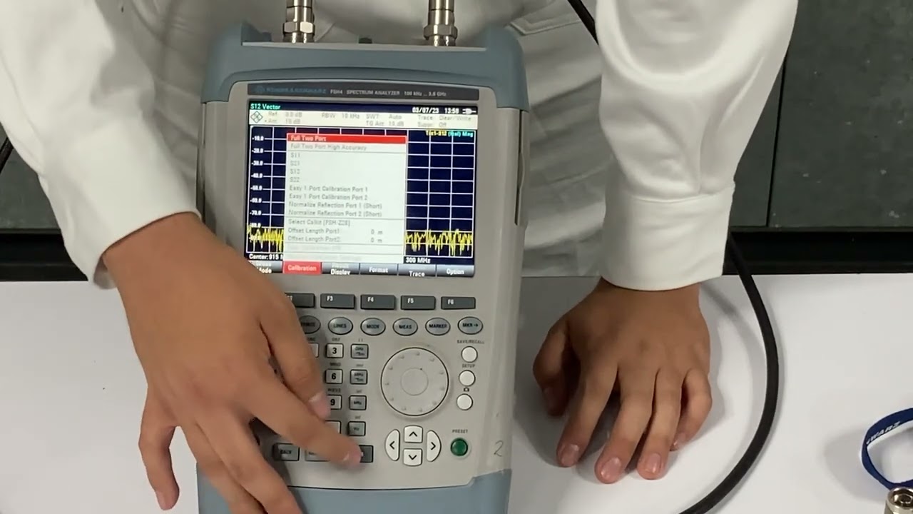 Calibración de Analizador de Redes | Rohde & Schwarz Spectrum Analyzer FSH4