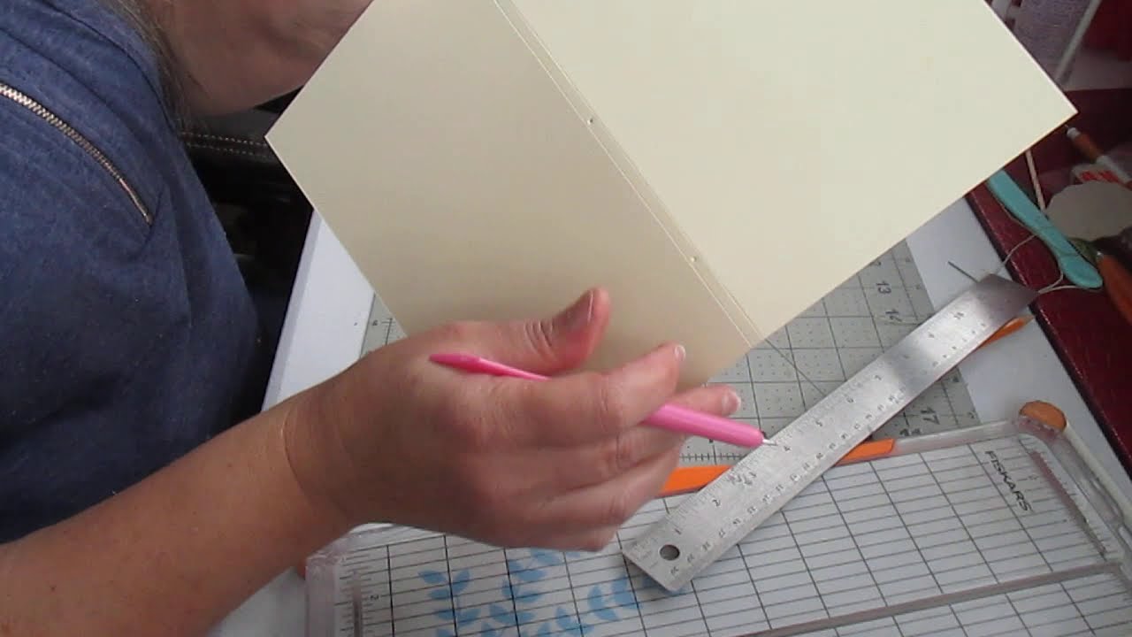 Tuto Express | Comment Coudre 2 Cahiers Dans Un Journal | Scrapbooking