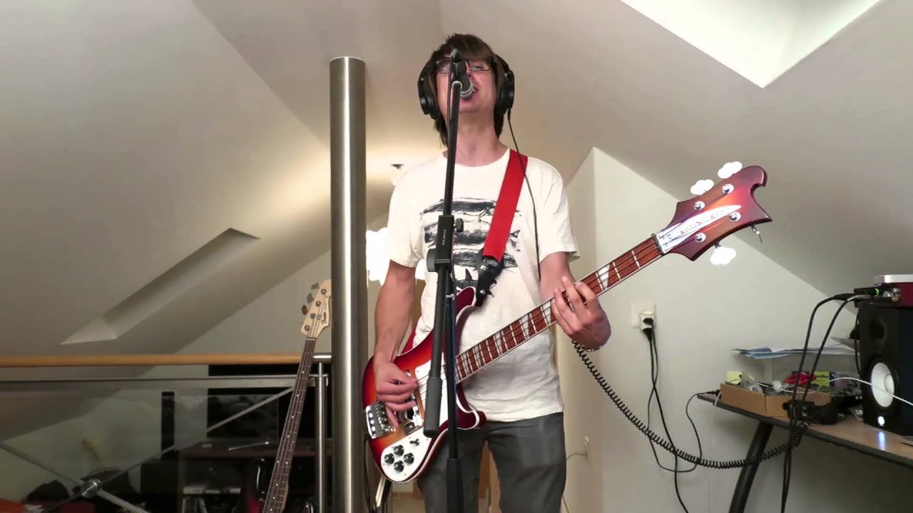 Motörhead - Ace of Spades (bass and vocal cover)