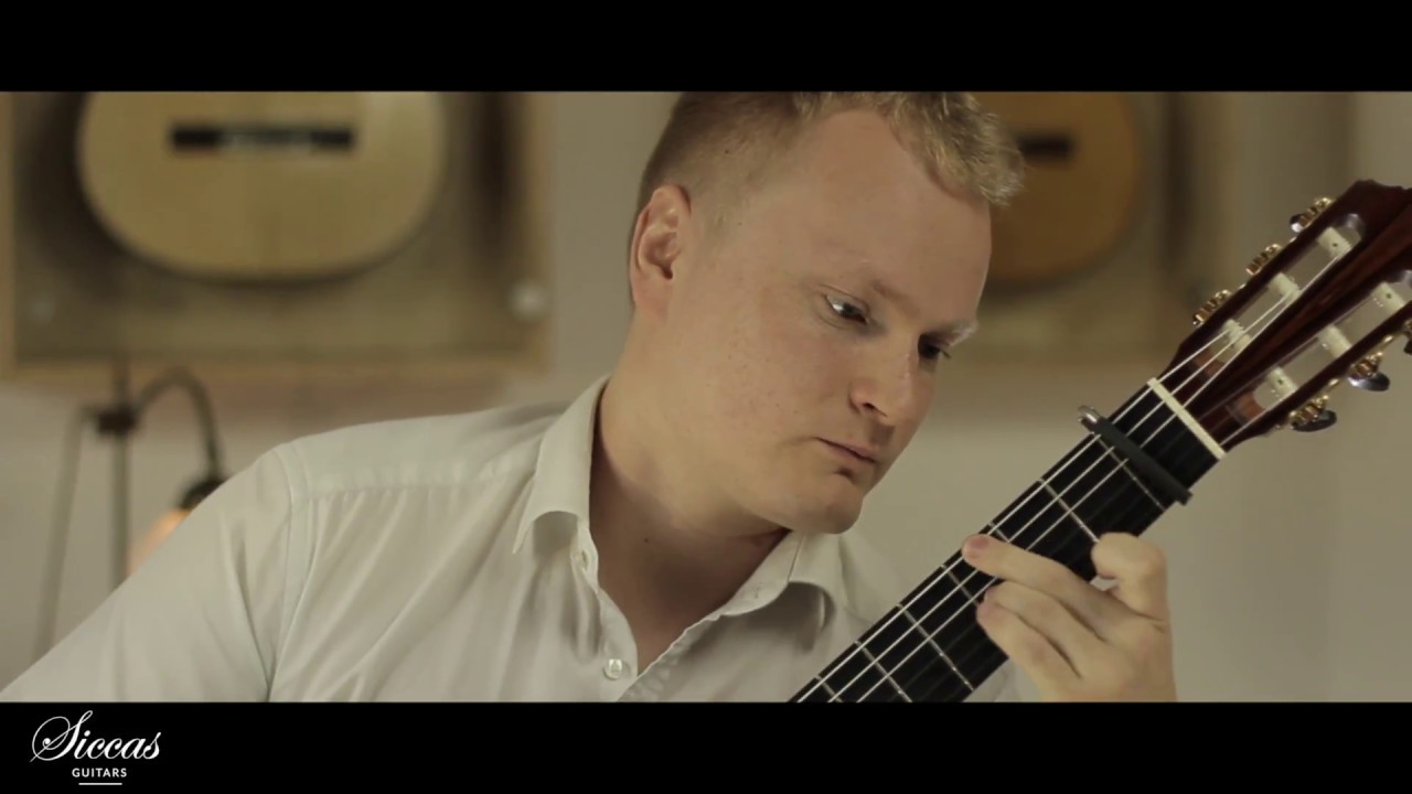 Ollipekka Määttä plays Silvius Leopold Weiss - Suite 