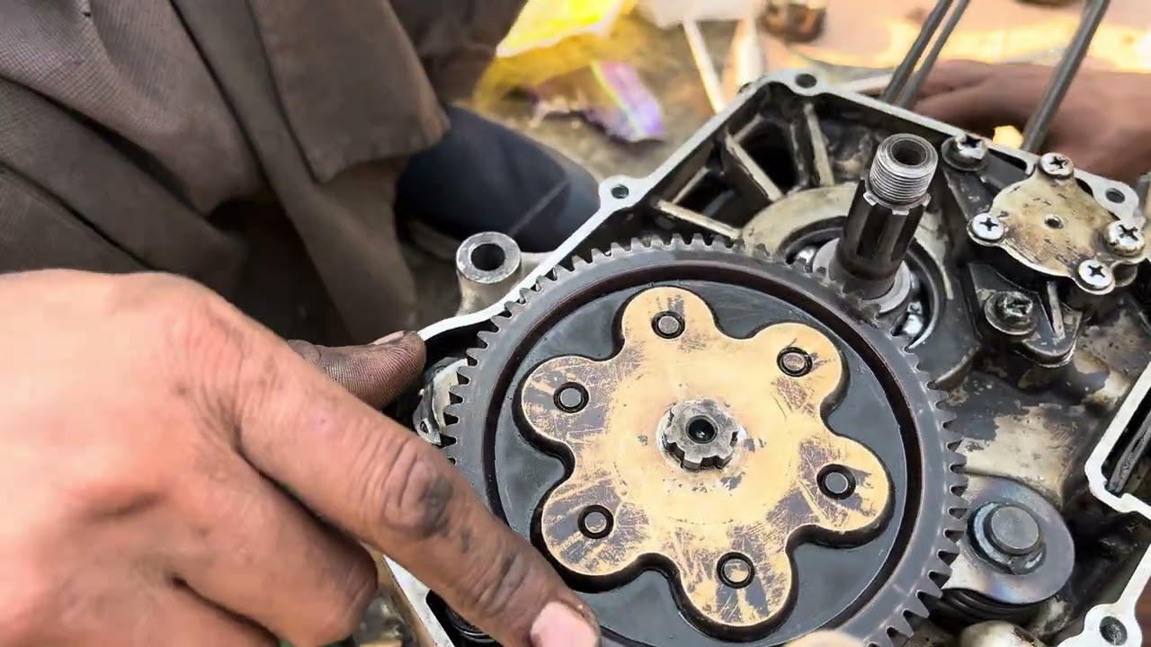 Honda CD70 engine assembling full details #viral #foryou #honda #everyone