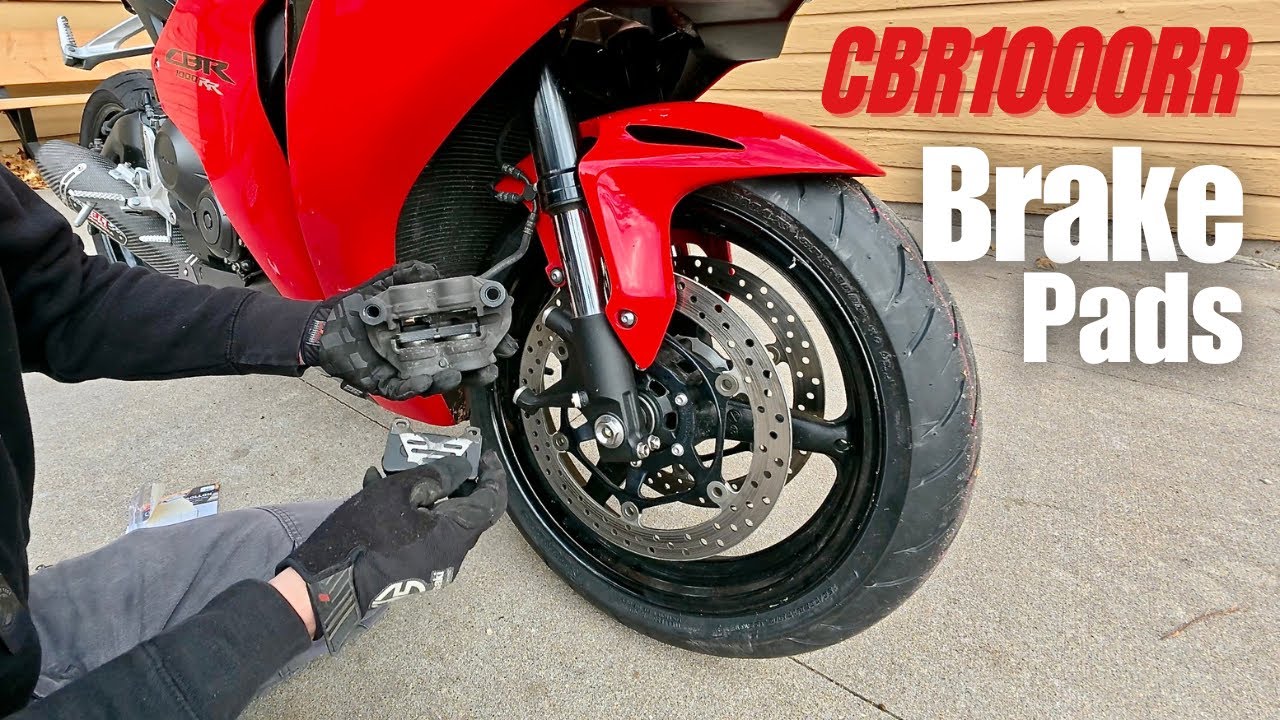 Замена тормозных колодок на Honda CBR1000RR