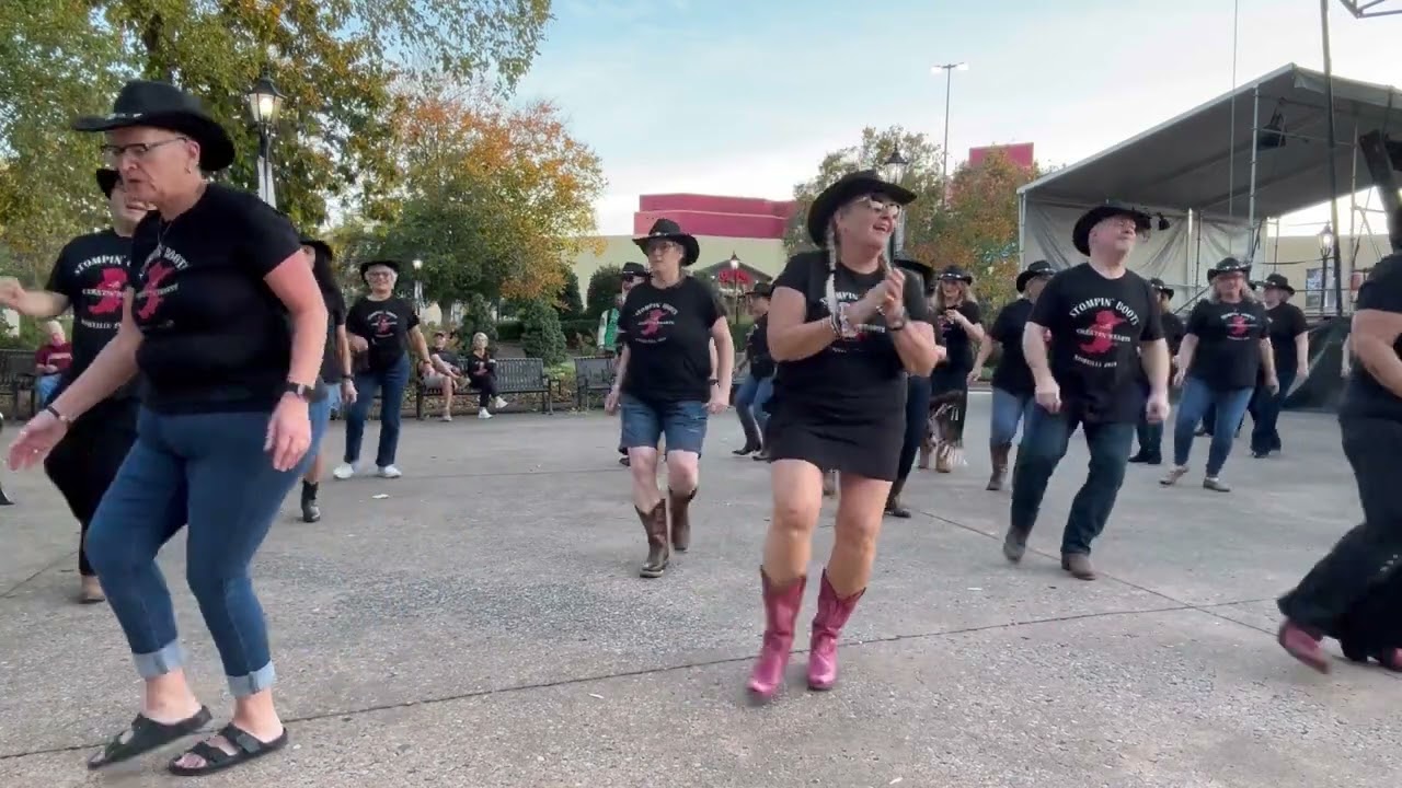 Line Dancing at the Grand Ole Opry 🤠✨ Honky Tonkin’ About by The Reklaws & Drake Milligan