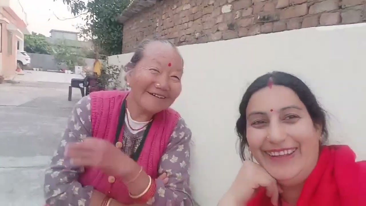 बहुत दिन बाद नेपाली आंटी से मुलाकात 😀😀❤️❤️😘😘😂😂🙏🙏🙏