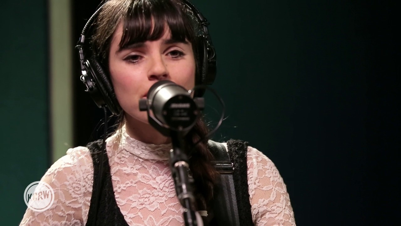 Hazel English performing 