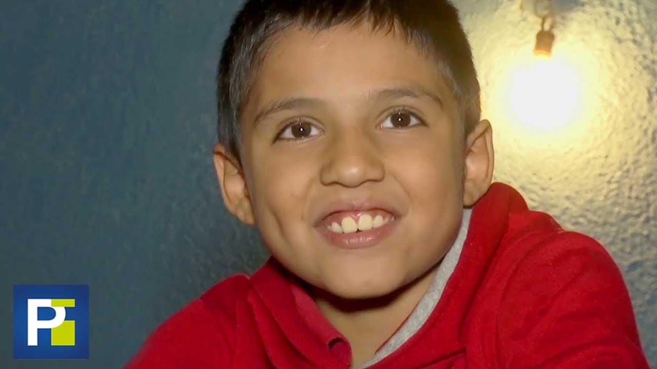 Le cumplen el sueño al niño con cáncer que quería una cama que no le lastimará la espalda