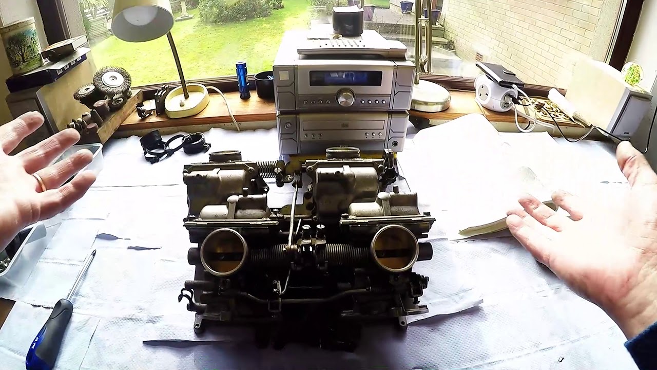 VFR750 Carburettor strip, Pt 1.