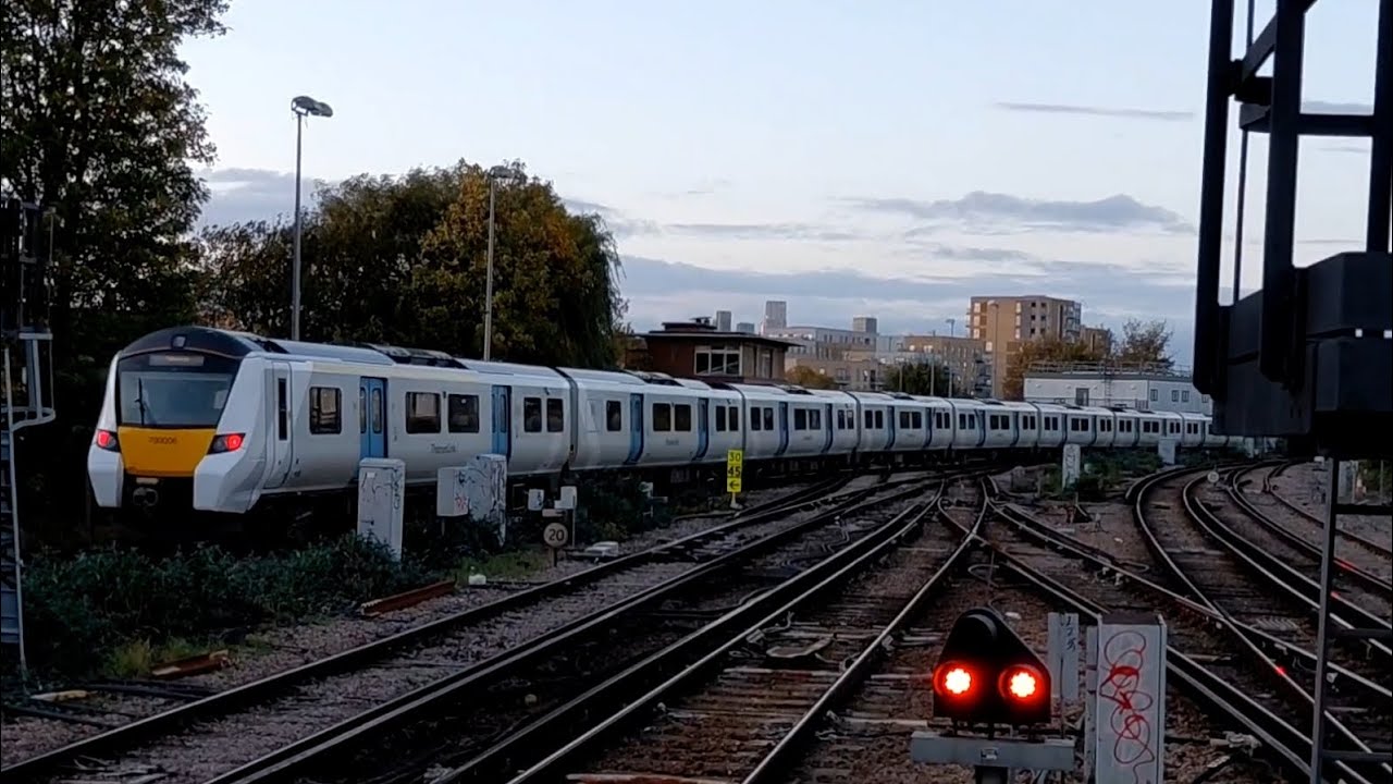 Trains at Herne Hill 24/10/2025