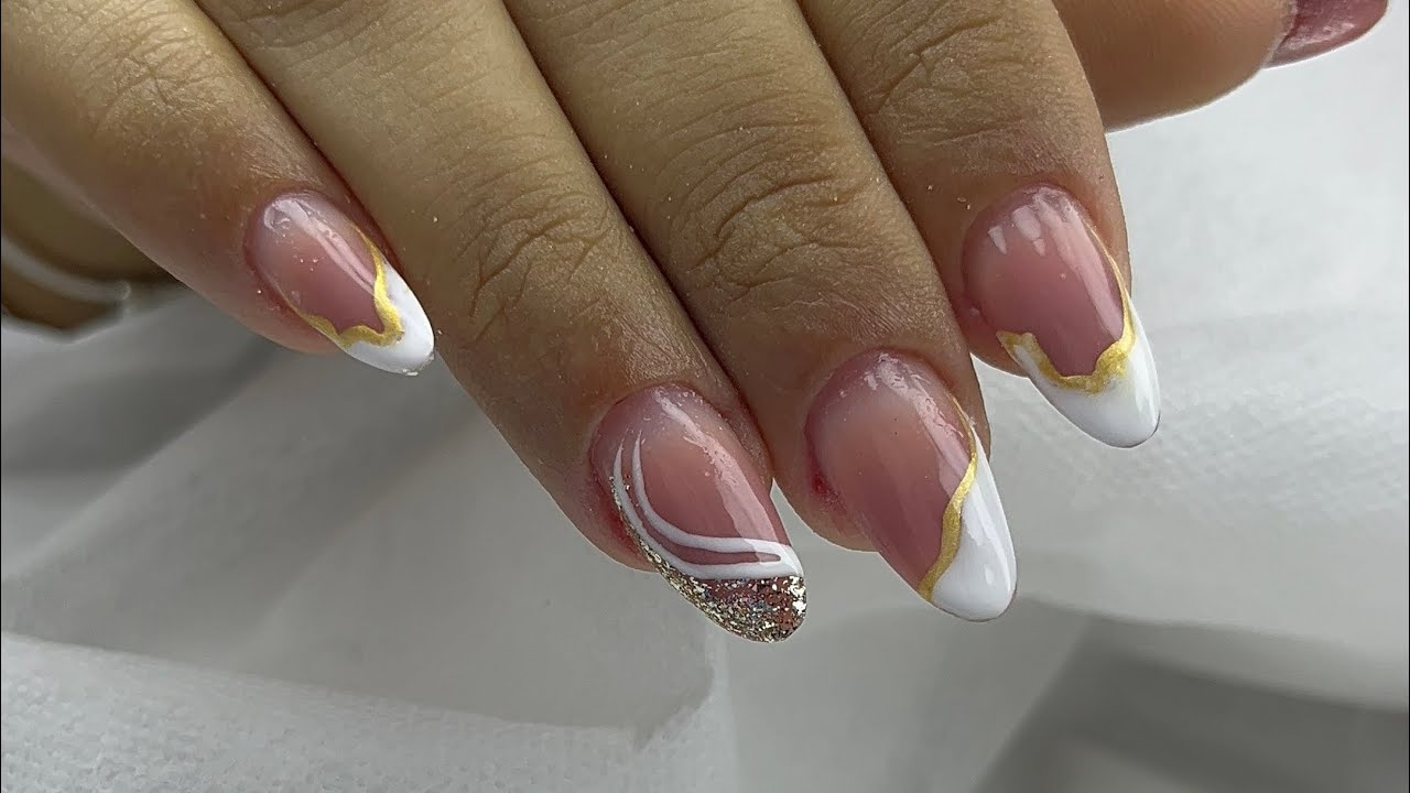 Vamos de antes e depois dessa unha linda! 