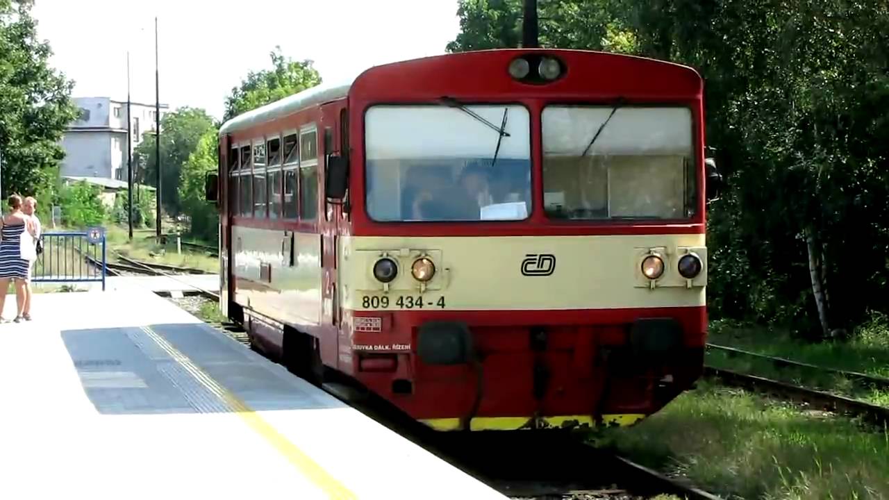 ČD 810 (809) - Os 19412 v Brand&yacute;se nad Labem [HD]