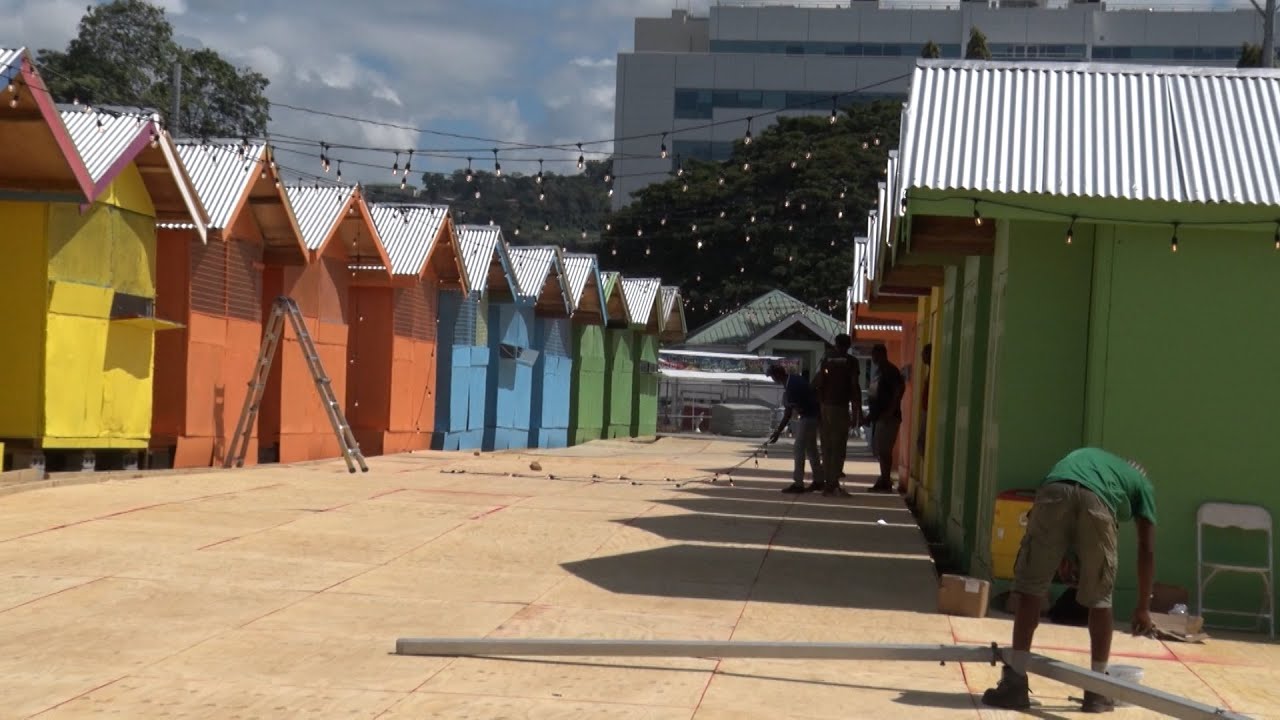 Выставка Flavour Village в парке Queen's Park Savannah вызвала ажиотаж среди продавцов.
