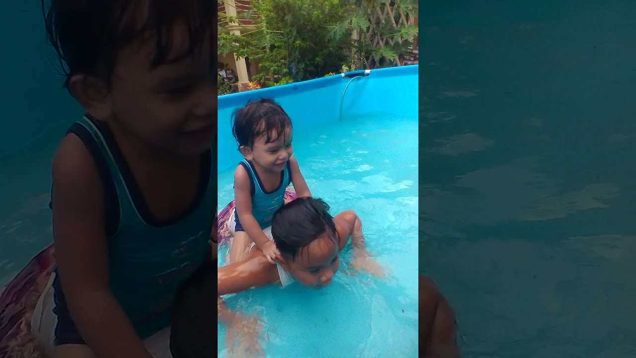 dancing baby ACE /in the pool