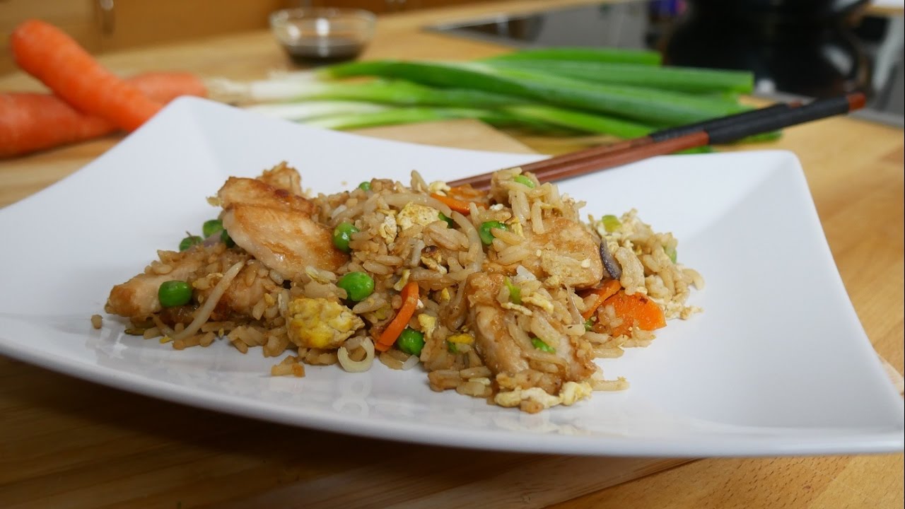 Gebratener Asia Reis mit H&uuml;hnchen 😍 schnell & einfach | Eierreis wie beim Chinesen | Let's Cook