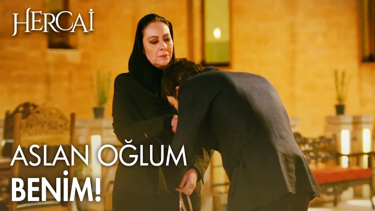 Azize Hanım, Miran'la gurur duydu! - Hercai Efsane Sahneler