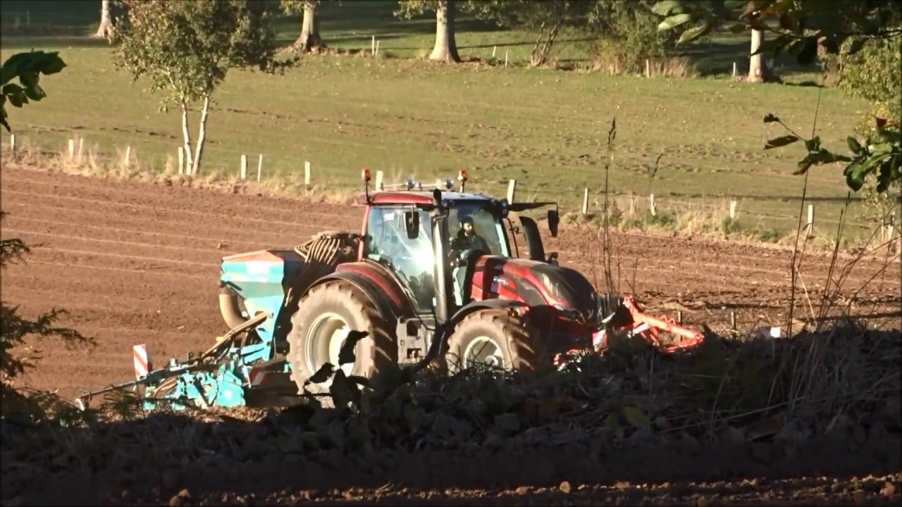 Doublé de Valtra lors des semis de blé