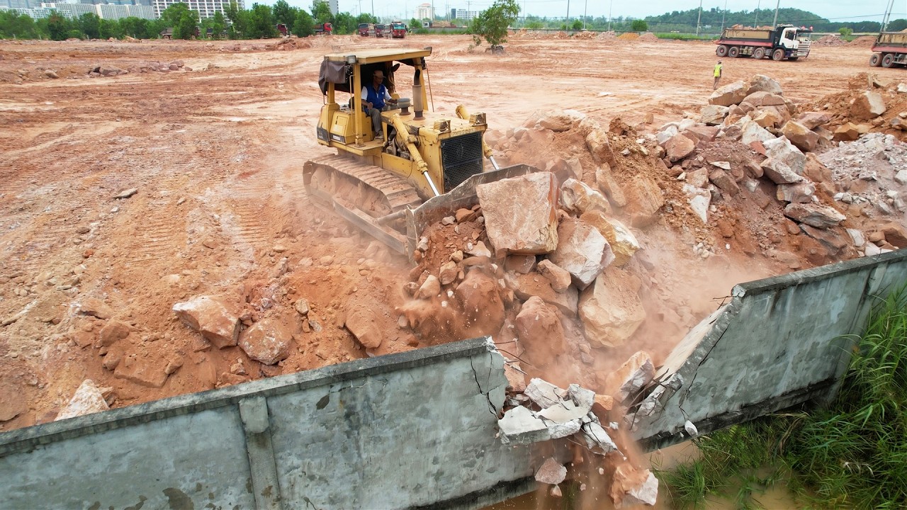 Dozer powerful piece of heavy machinery, plays a crucial role in this process by moving in lowland