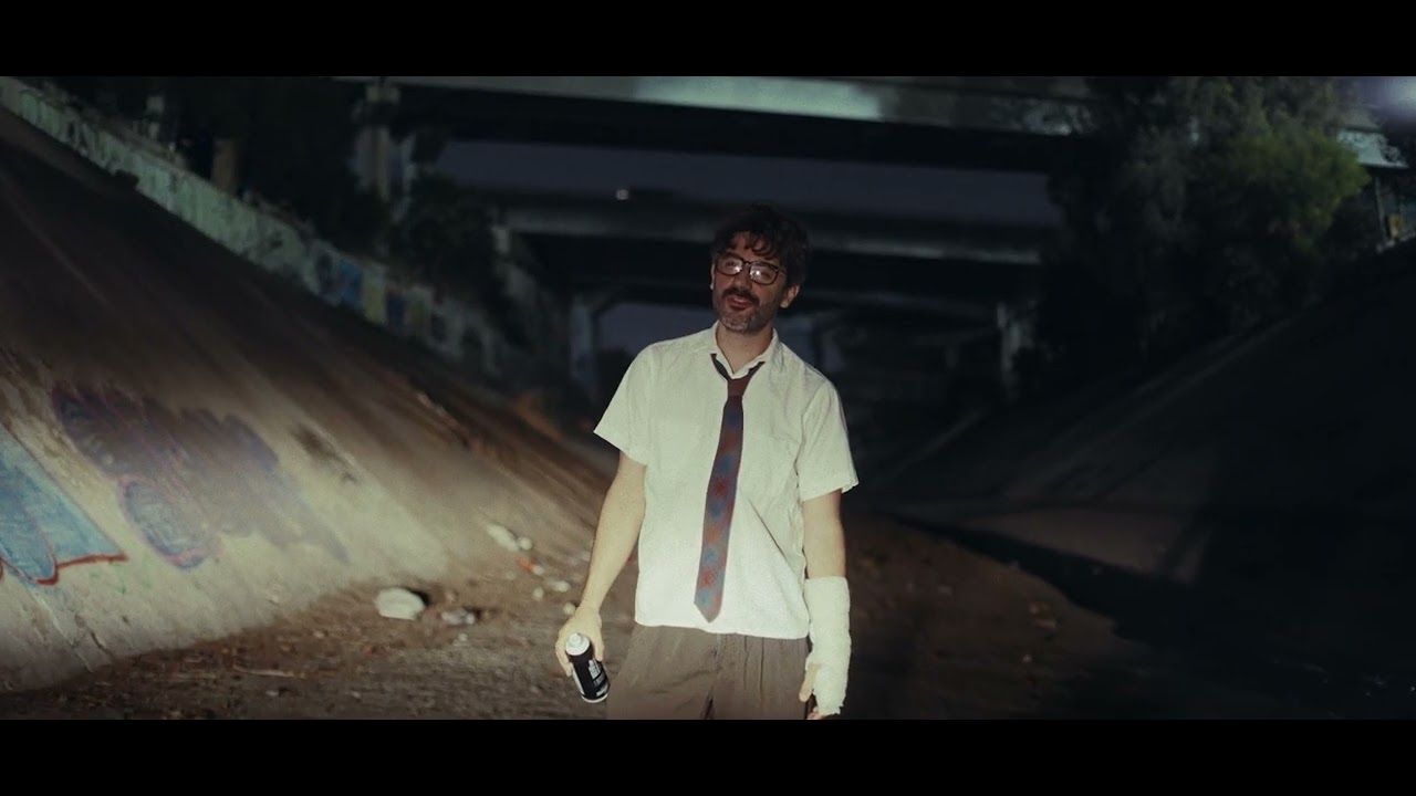 The Undercover Dream Lovers - Prom Queen (Official Music Video)