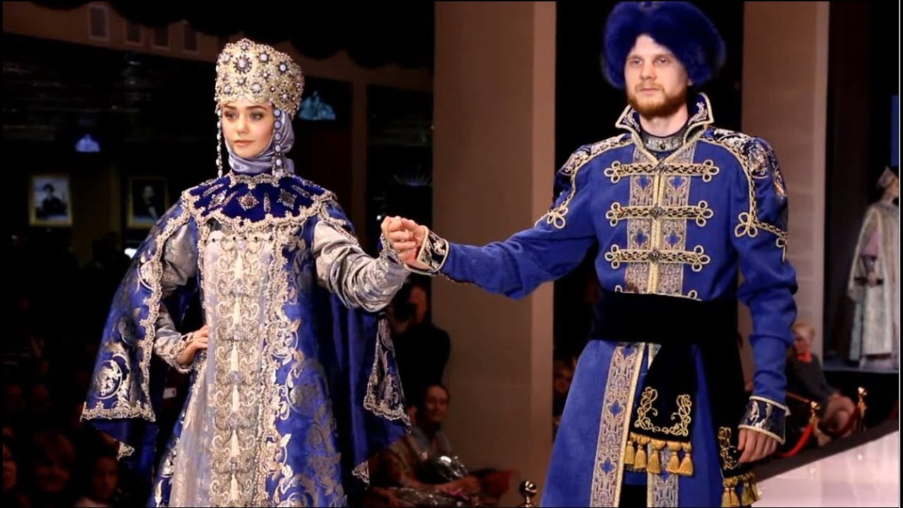 День России национальные русские костюмы на подиуме Москвы ♥ Дом русской одежды Аверьяновой
