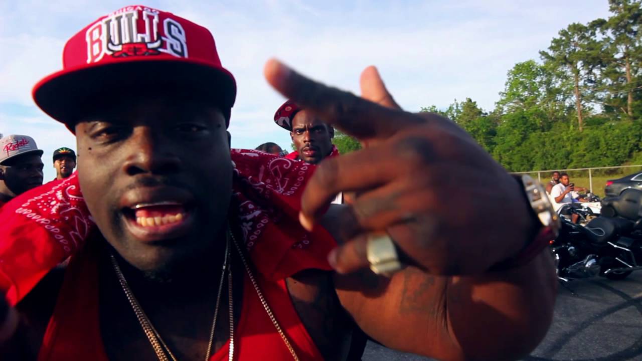 D'Black ft. Tune, Dead End Redd, Ace Boogie, Sleep Dawg, P.T. - Bickin Back Boolin