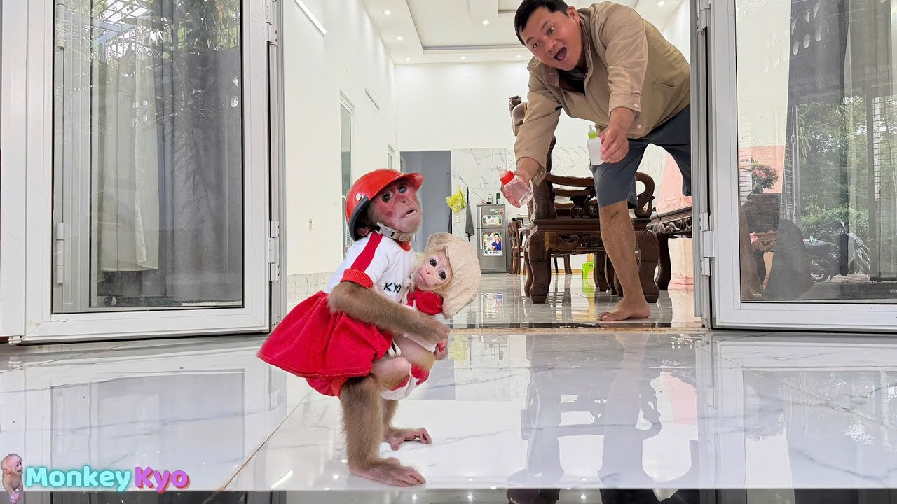 Kyo and BuNa Are Excited to Be Hanging Out with Dad — Kyo's Priceless Reaction!