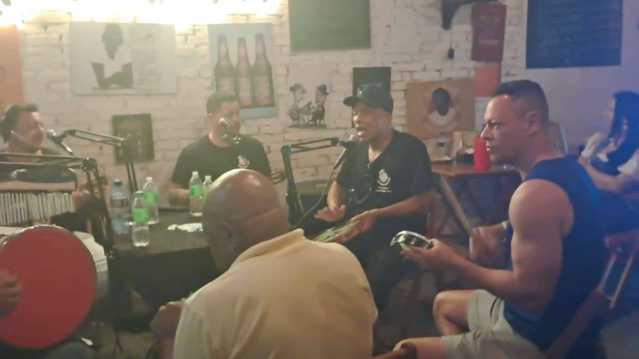 Grupo Toca do samba no Bar Oh madalena parte 1