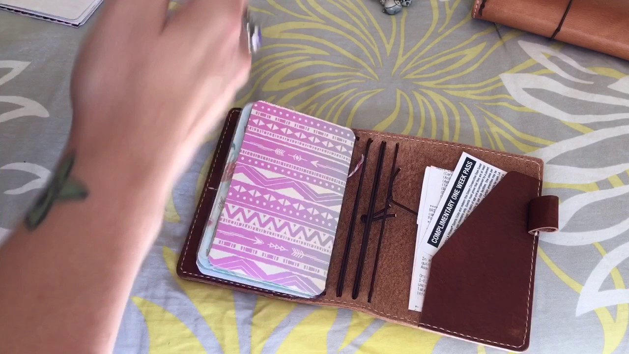 Chic Sparrow Creme Pocket Plus