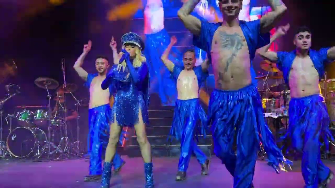 Yuri popurrí  Chayanne  - Ricky Martín    Iconica tour  final    Chicago IL octubre 17 2025 