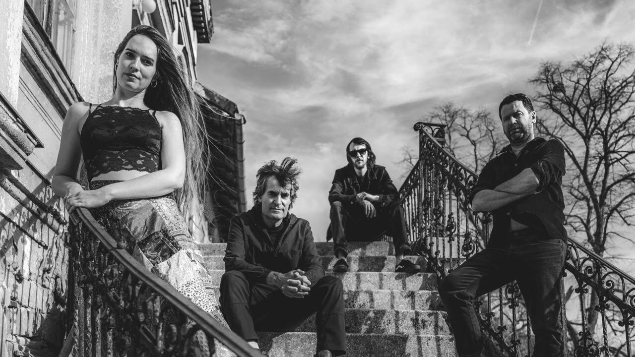 Ysra - Forog a tűz | The fire is rolling