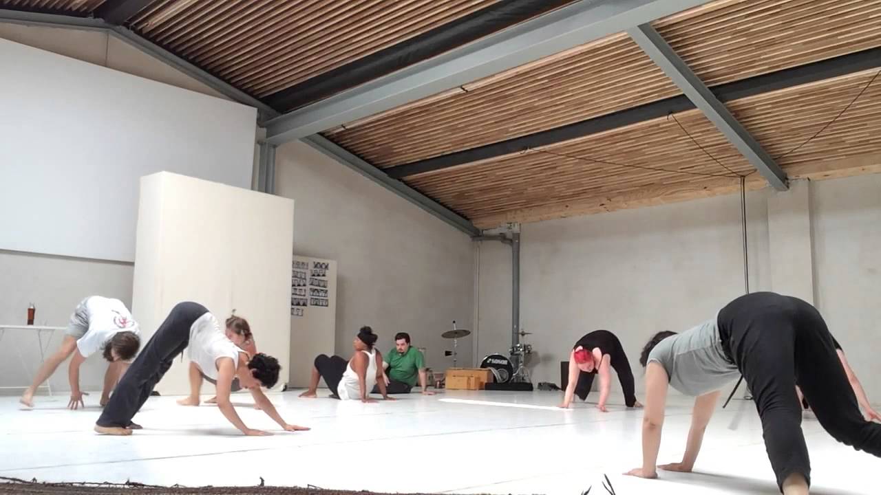 Physical Theater warm up for actors by Yeri Anarika