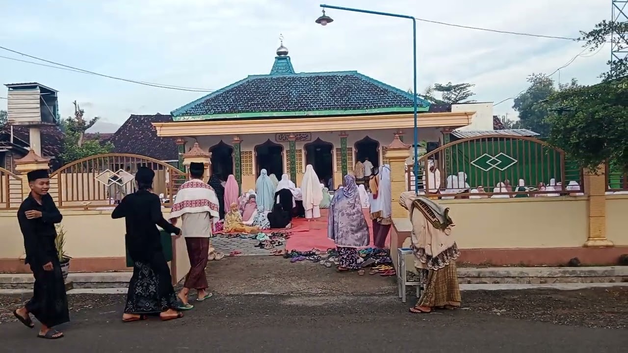 SHOLAT AIDUL FITRI MASJID AL - QUDDUS