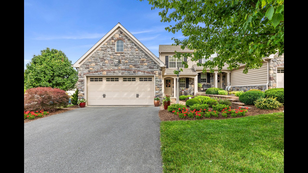 FOR SALE: 2 Waterleaf Dr, Lancaster