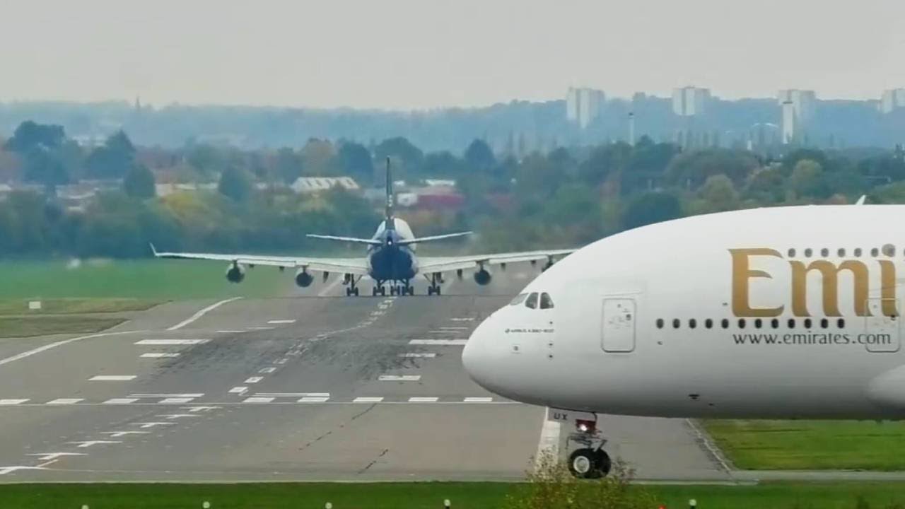 Ladies First ! Boeing 747 Queen departs just before the Airbus A380 King ✈️