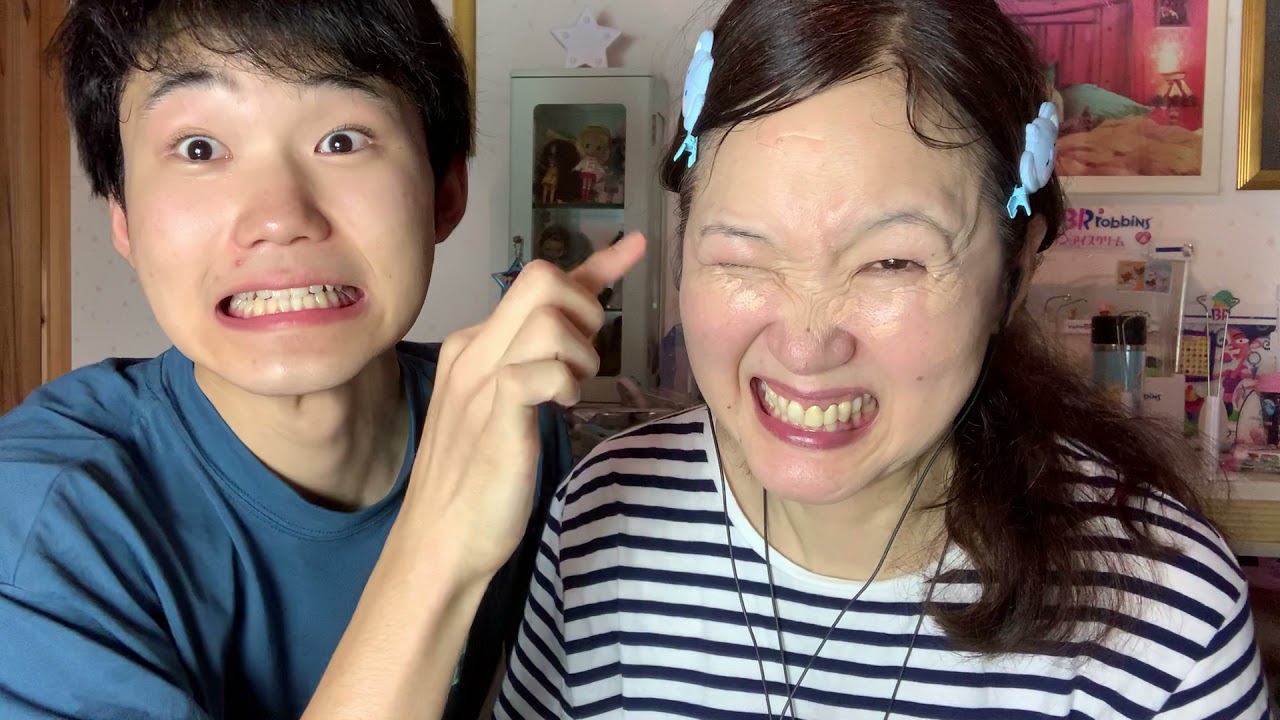 【ASMR】ド素人の息子がお母さん（まりこちゃんねる）に初めてのメイク💄　Son makes his mother for the first time 【SUB】