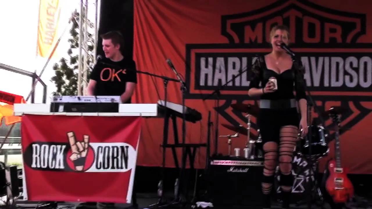 RockCorn - &Eacute;jjelek &eacute;s Nappalok | MUSIC VIDEO