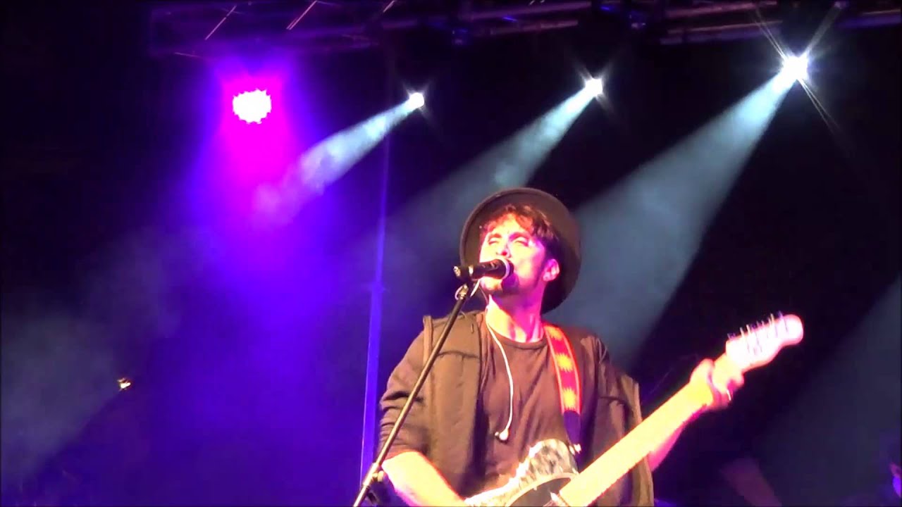 Fabrizio Moro - Desiderare & Respiro - live Grosseto 26/09/2015