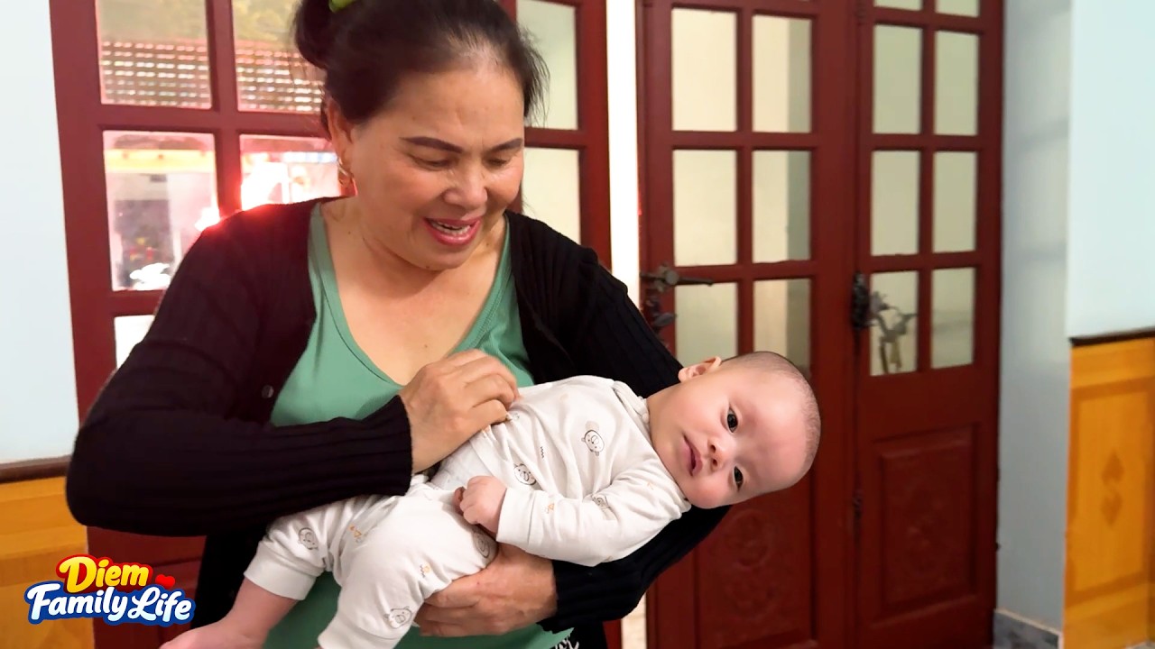 Diem and Quynh left baby Banh Bao with Grandmom while Mom was away