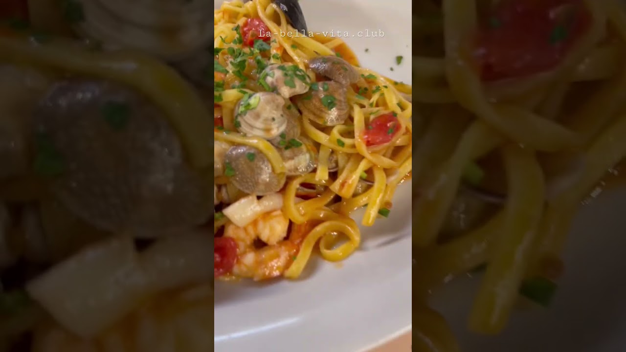 🇮🇹😍 Traveling in ITALY is like: Food PORN… 