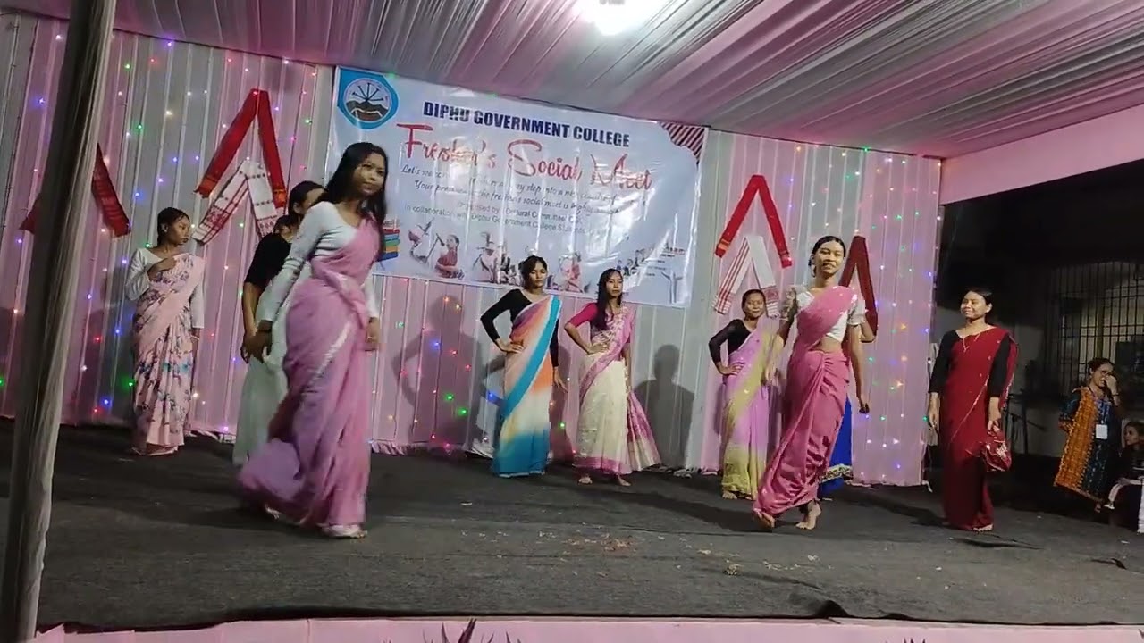 Hostelers group dance 