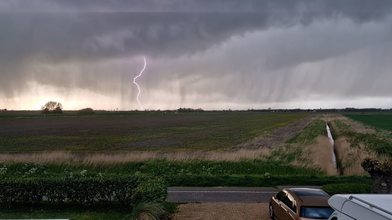 #Onweer Brouwershaven, Zeeland - 15 april 2024