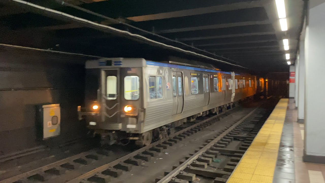SEPTA Market–Frankford Line Trains @ 8th & Market (3/25/21)