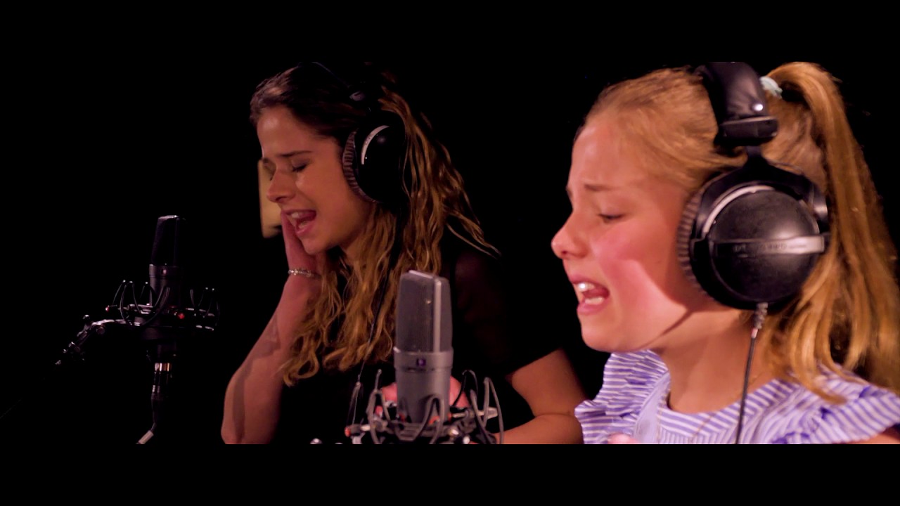 SESSIE: Laura & Emma brengen 'Clown' | The Voice Kids | VTM