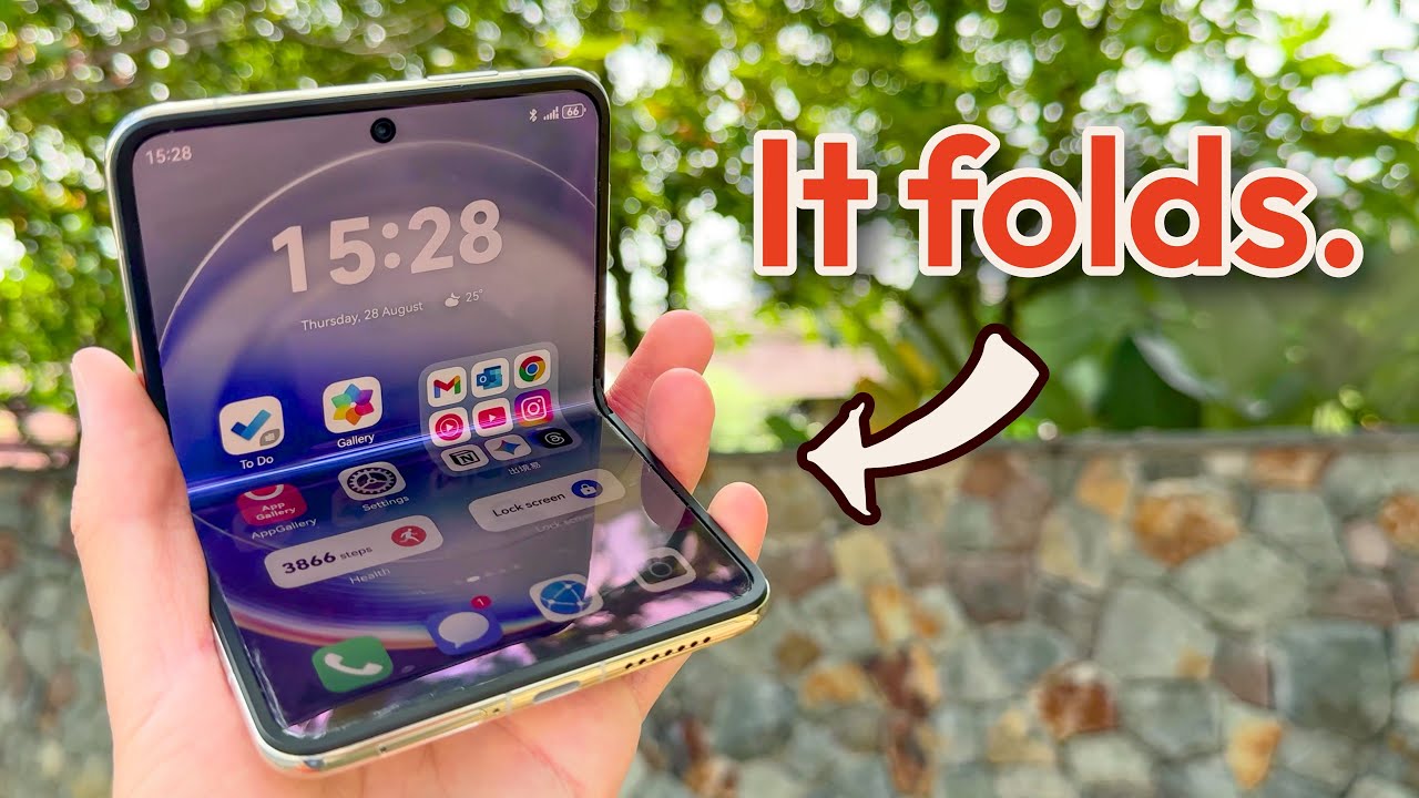 10 Year iPhone User Switches to FOLDABLE: Huawei Pura X