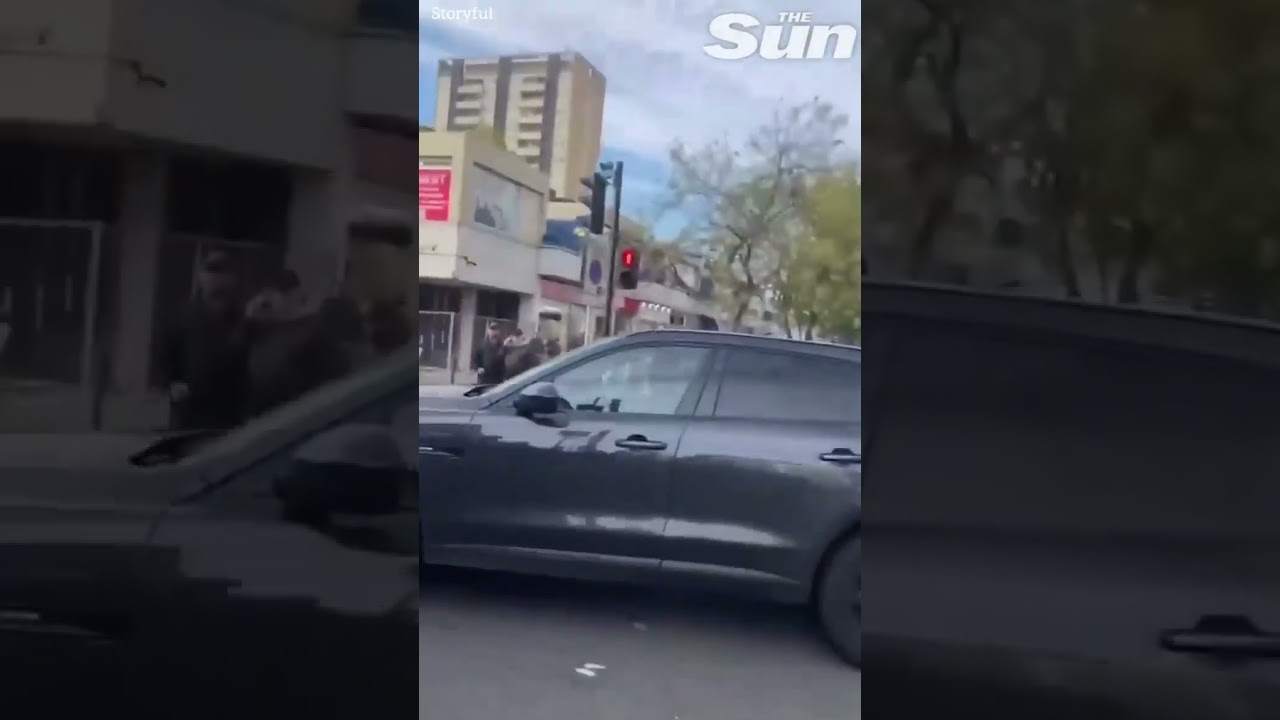 😨😳🫣 road rage motorist 🚗 takes out cyclists 🚴‍♀️