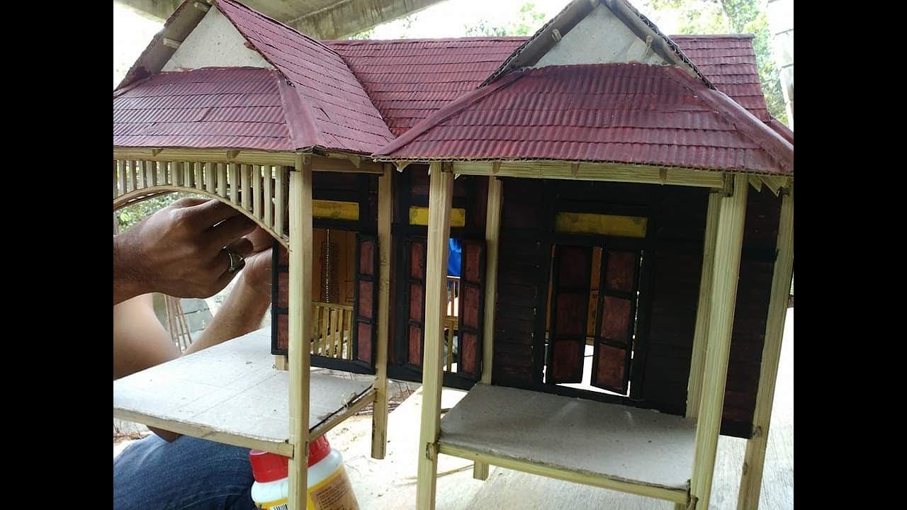 REPLIKA RUMAH LIMAS - Dari bahan-bahan terpakai