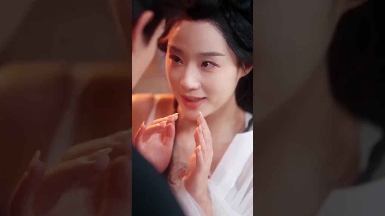 Medicine-feeding kiss scandal! A caged fake princess flips fate in 3 days and tames the tyrant！