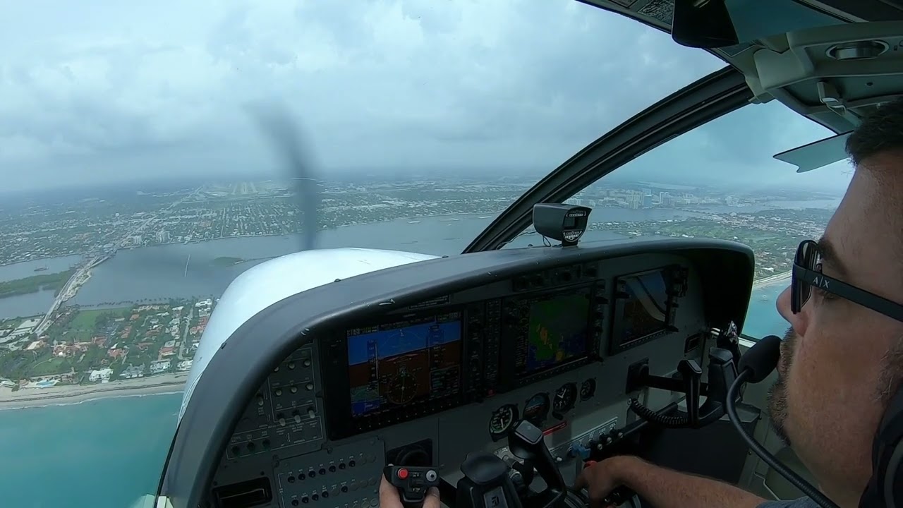 Landing on runway 28R at Palm Beach International Airport, Florida (PBI, KPBI)