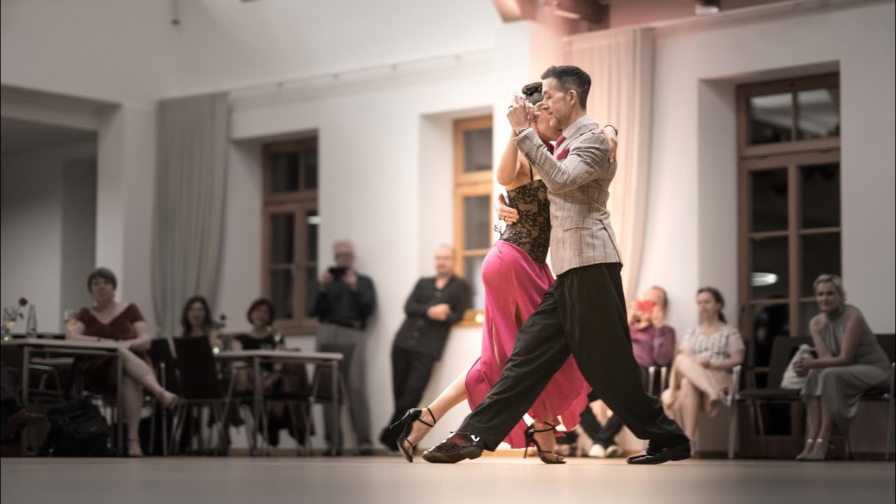 El GATO & LAMBO dancing 'Farabute' by Juan D’Arienzo
