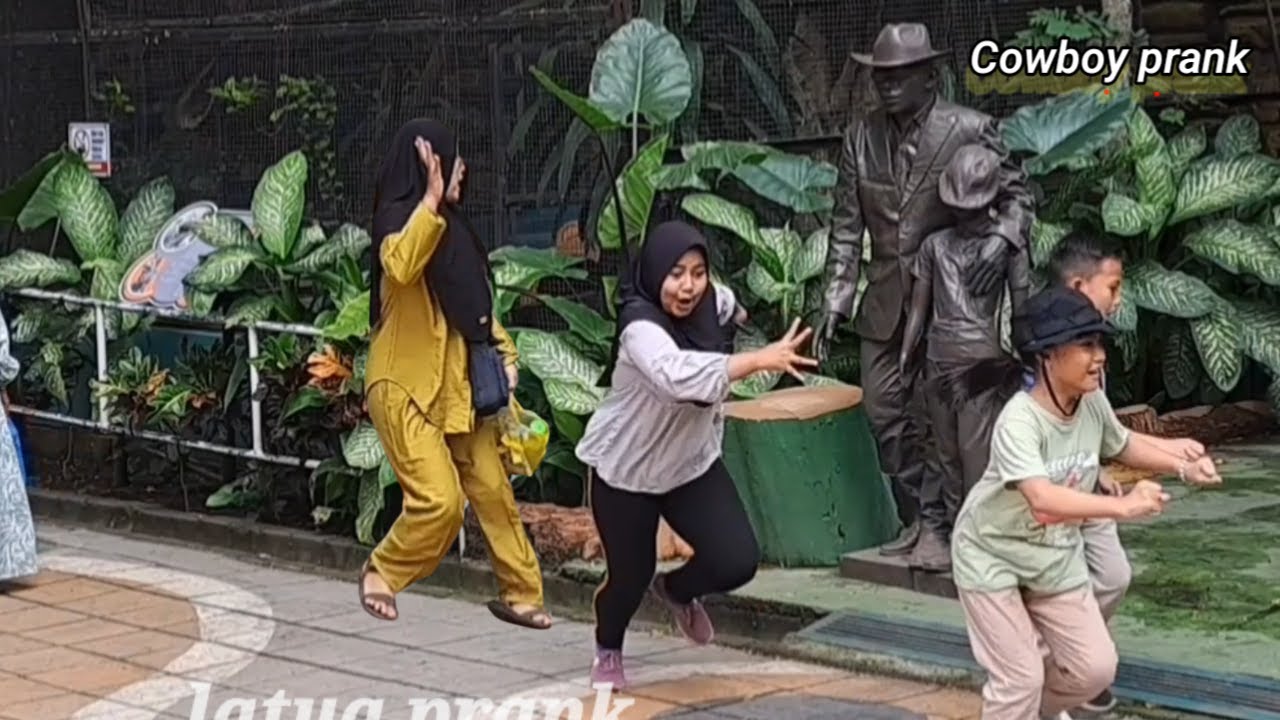 #Cowboy_prank || ditonton berkali kali tetap ngakak || best reactions || prank patung
